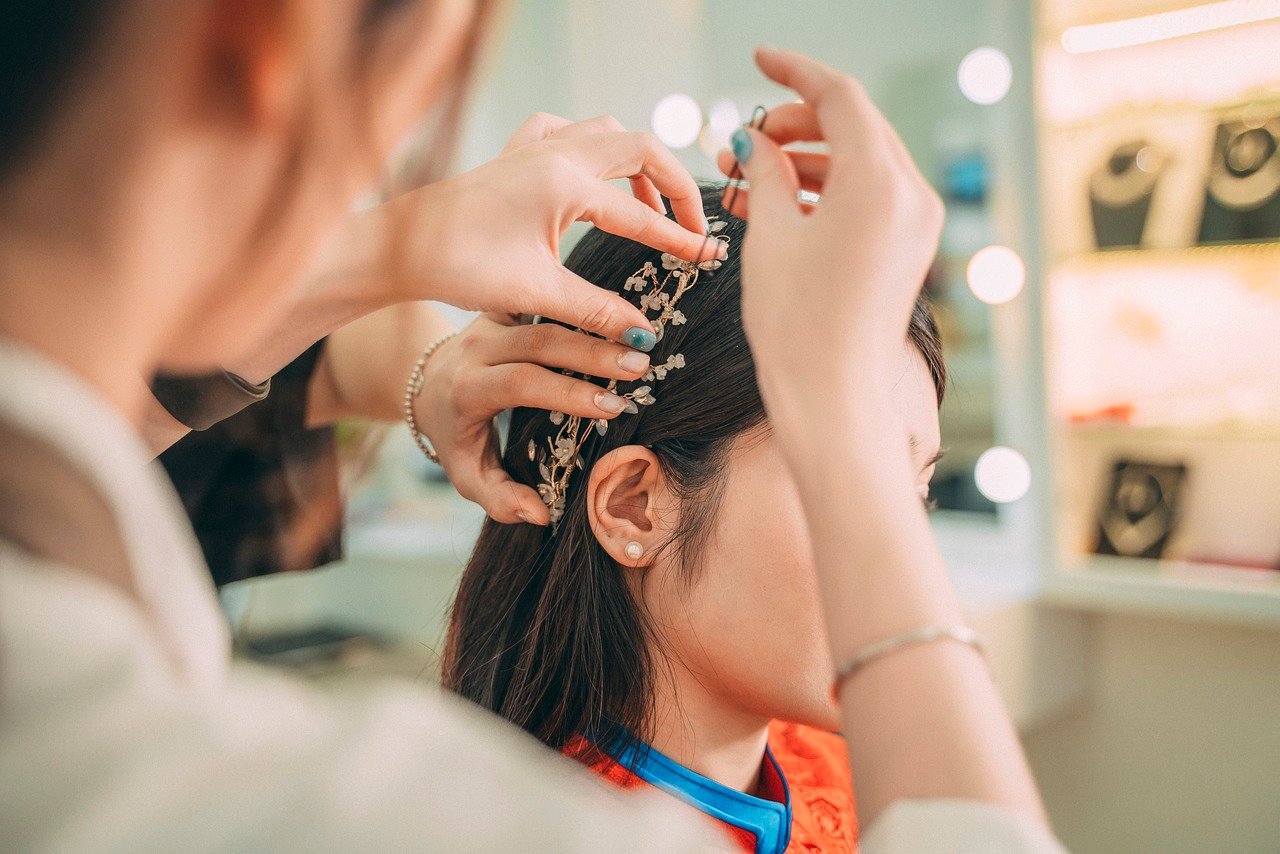 wedding, bride, headpiece, hair accessories, preparation, wedding preparation, bridal preparation, girl, woman, stylist, wedding, bride, hair accessories, hair accessories, hair accessories, hair accessories, hair accessories, stylist